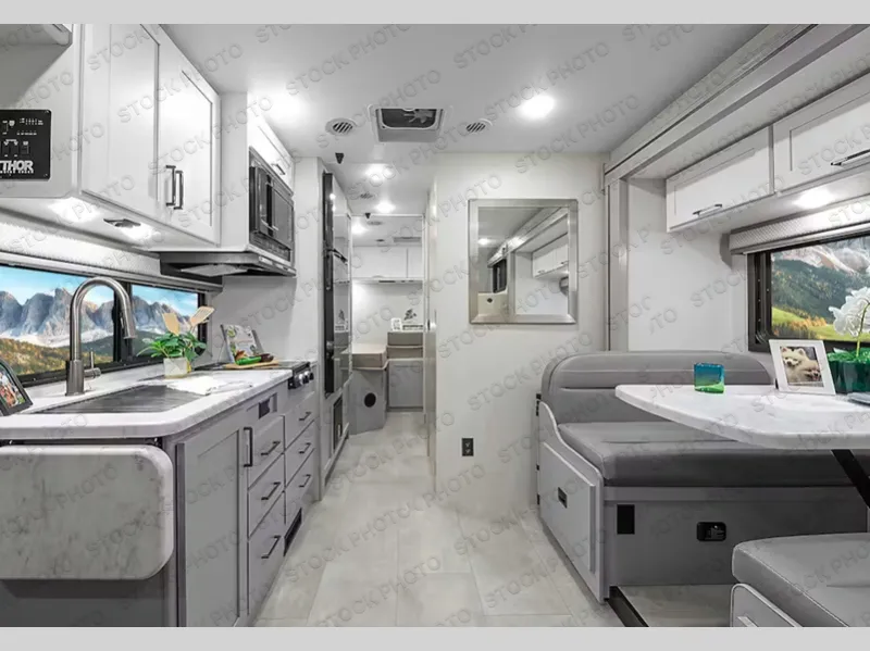 2027 Thor Motor Coach Chateau 25Z - Photo 4