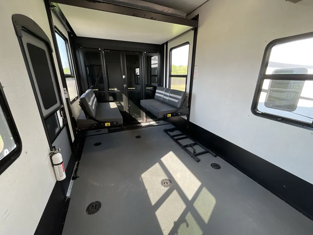 2025 Keystone Raptor 415, Photos photo 18