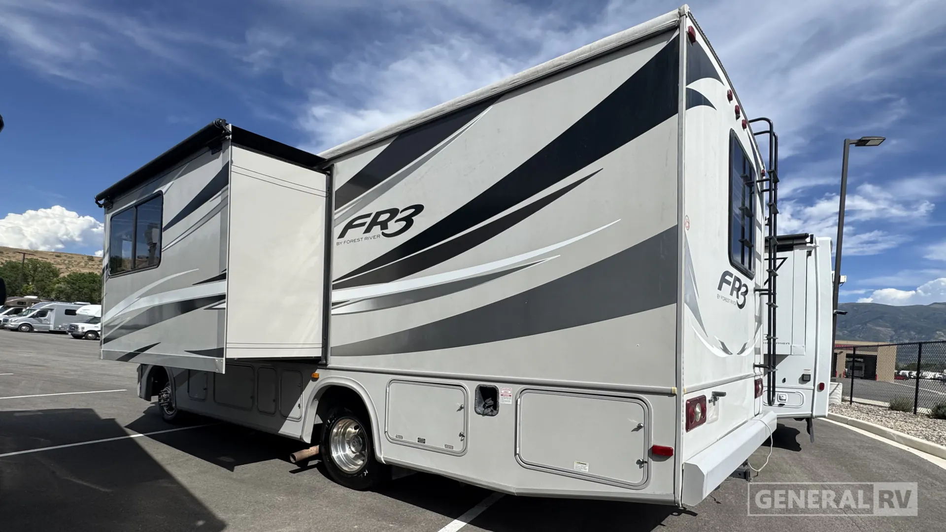 2015 Forest River FR3 25DS - Photo 4