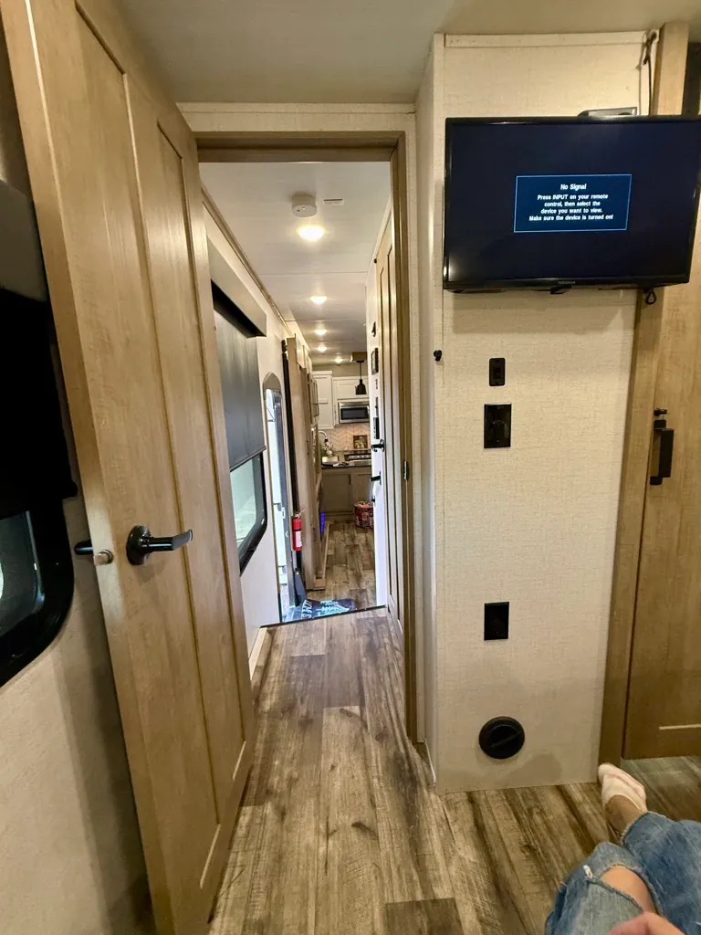 2022 Keystone Raptor 423, Photos photo 81