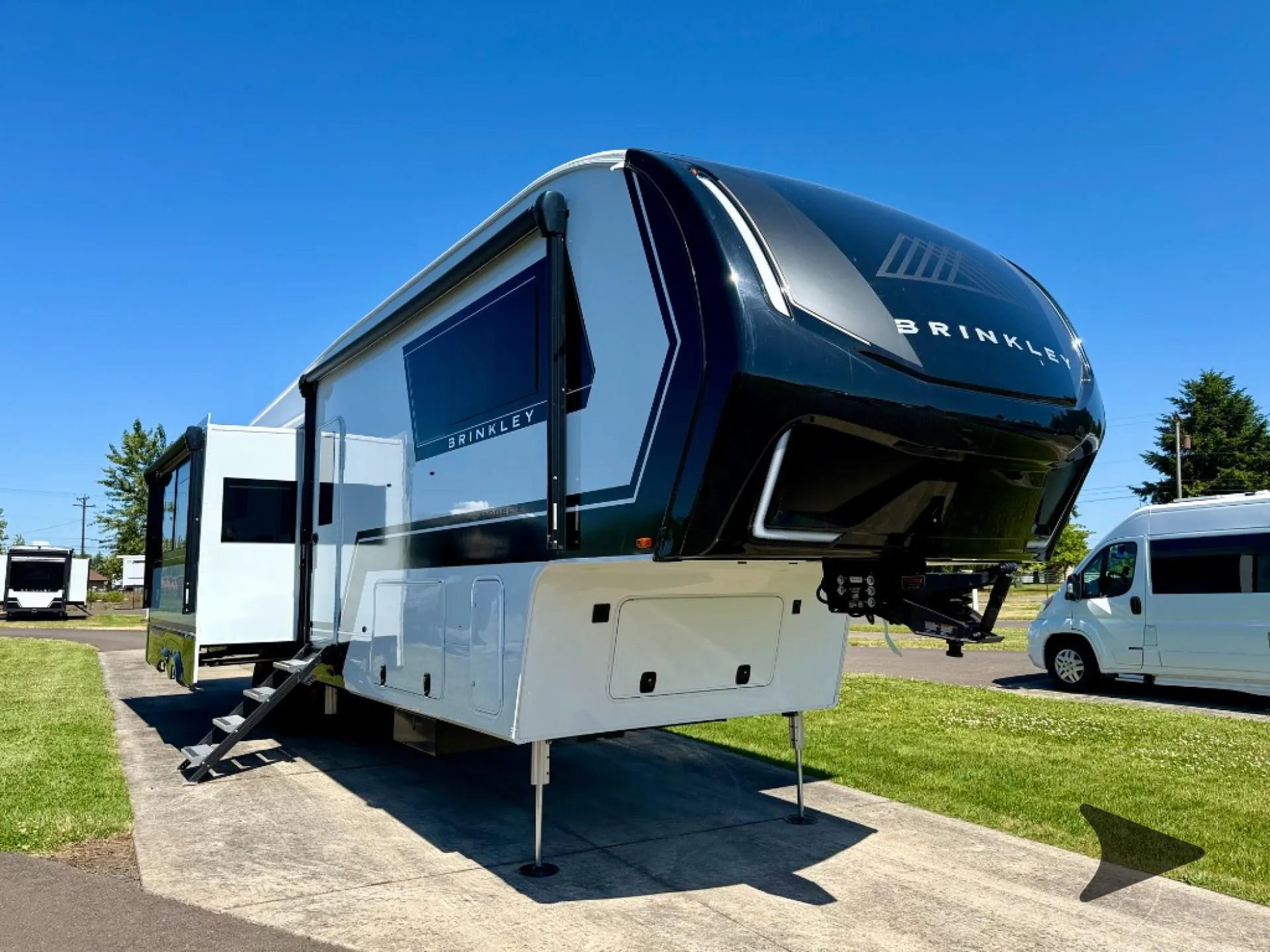 2026 Brinkley Model Z 3400 dealer photo 1 from Bish's RV