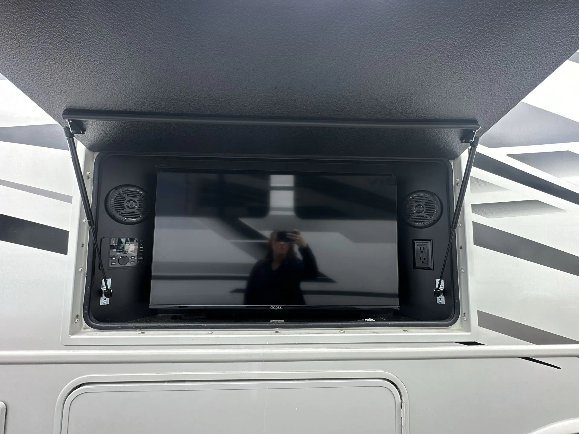 2024 Entegra Coach Vision XL 31UL - Photo 3