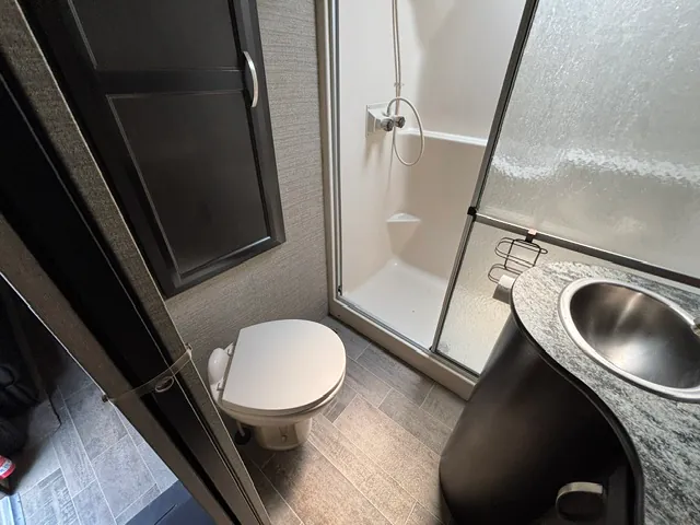 2018 Dutchmen Voltage Triton 3551, Photos photo 40