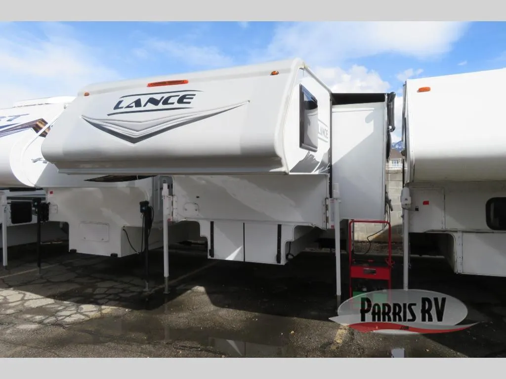 2025 Lance Lance Truck Campers 975 - Photo 4