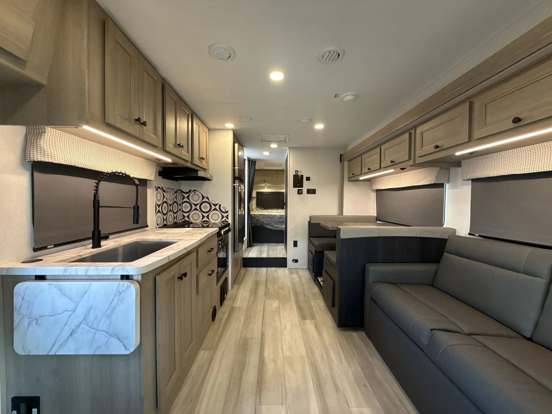 2027 Forest River Sunseeker LE 2850SLE — Photo 7