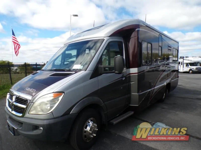 2010 Itasca Navion iQ 24DL - Photo 2