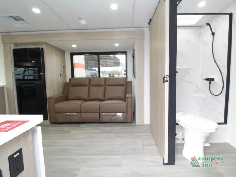 2027 Grand Design Imagine 2700BS - Photo 4