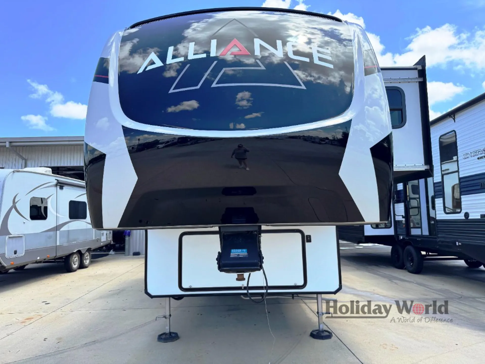 2023 Alliance RV Valor 36A15 - Photo 4