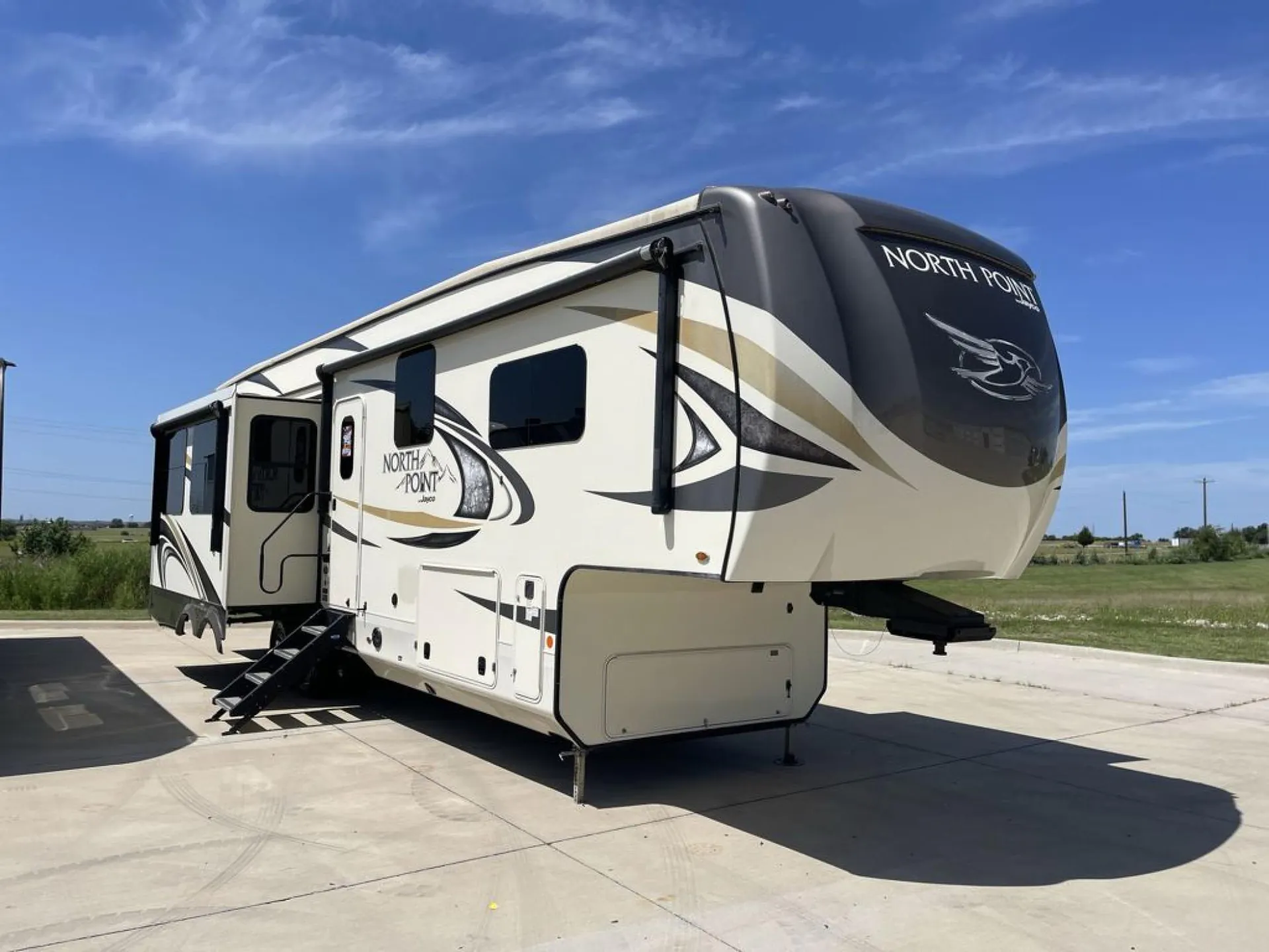 2020 Jayco North Point 315RLTS - Photo 2