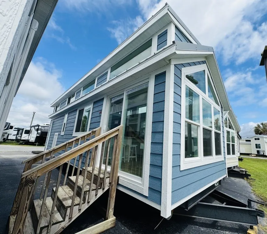 2026 GREAT OUTDOOR COTTAGES BAYVIEW 300-L3-K1 - Main photo