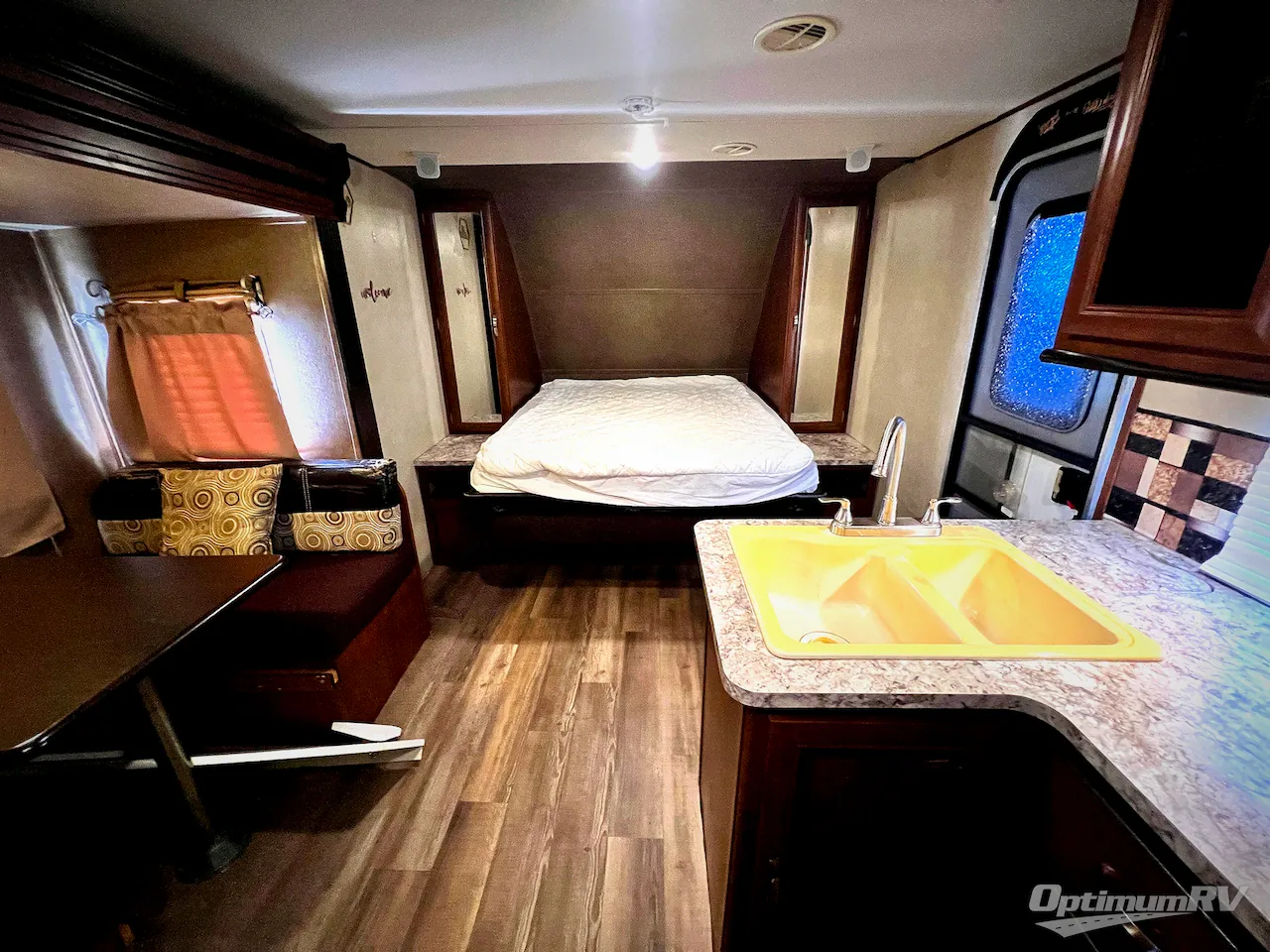 2016 Forest River Vibe Extreme Lite 250BHS dealer photo 5 from Optimum RV