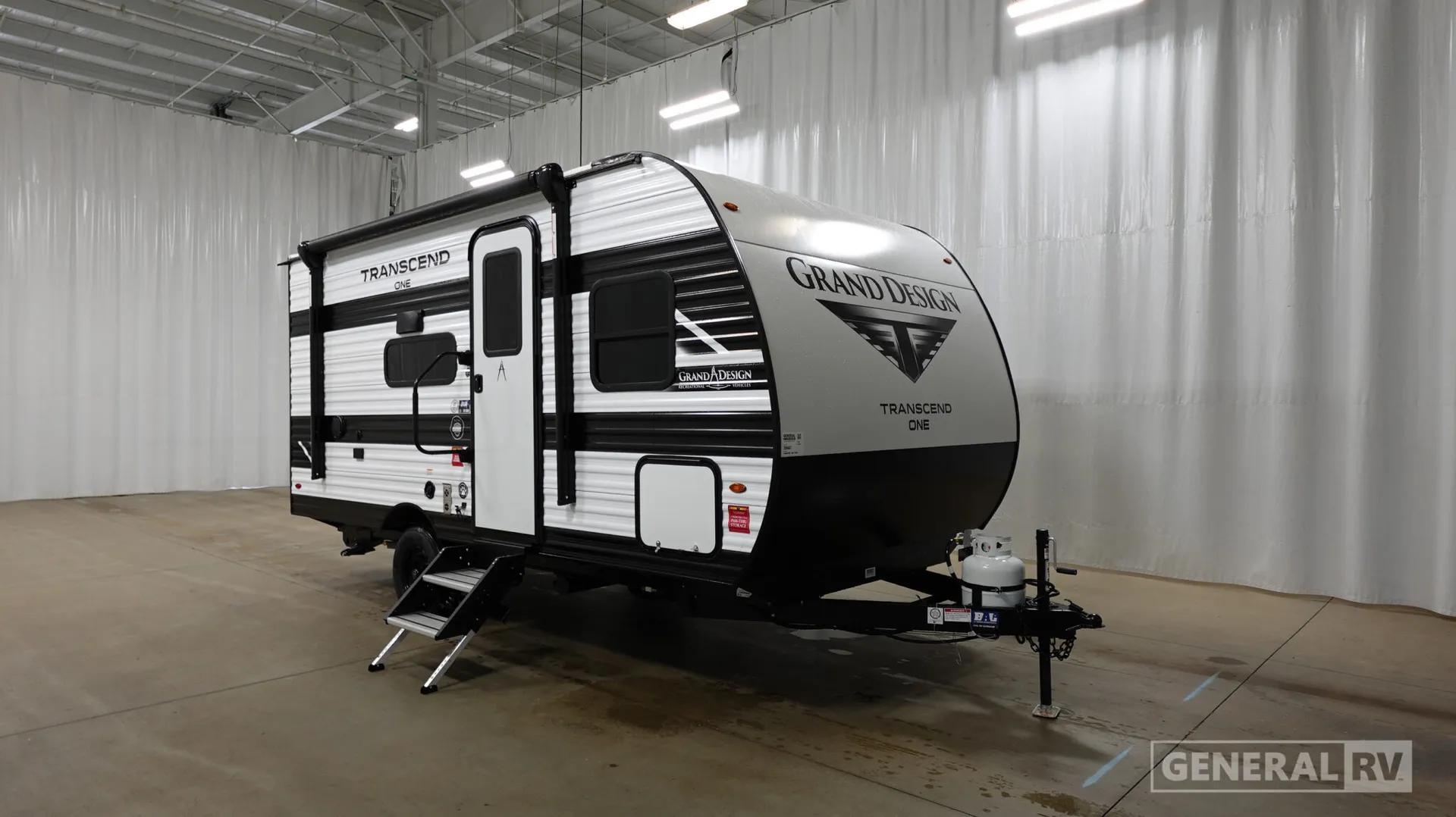 2027 Grand Design Transcend One 151BH - Photo 2