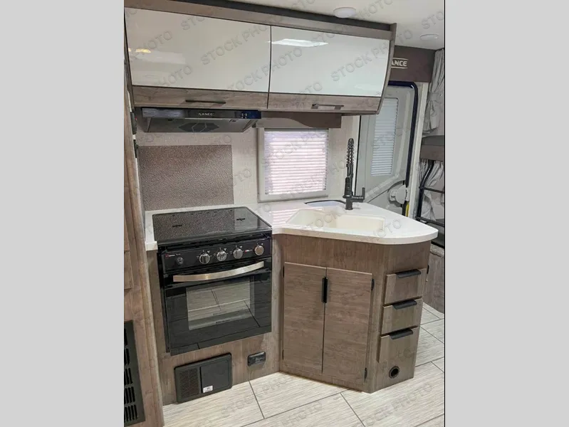 2026 Lance Lance Travel Trailers 2445 - Photo 4