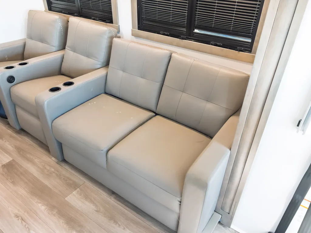 2027 Entegra Coach Vision XL 36C, Photos photo 8