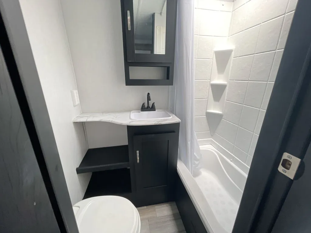 2023 Coachmen Freedom Express Select 29SE, Photos photo 18