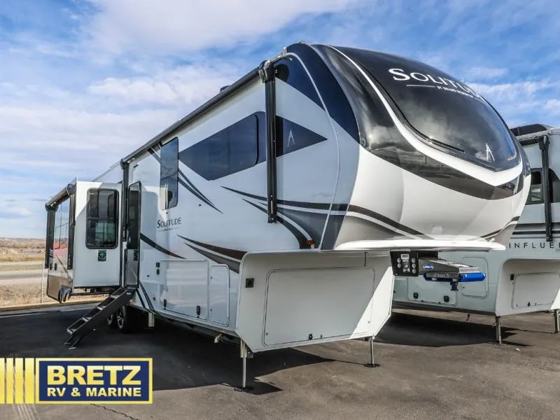 2026 Grand Design Solitude 370DV - Photo 2