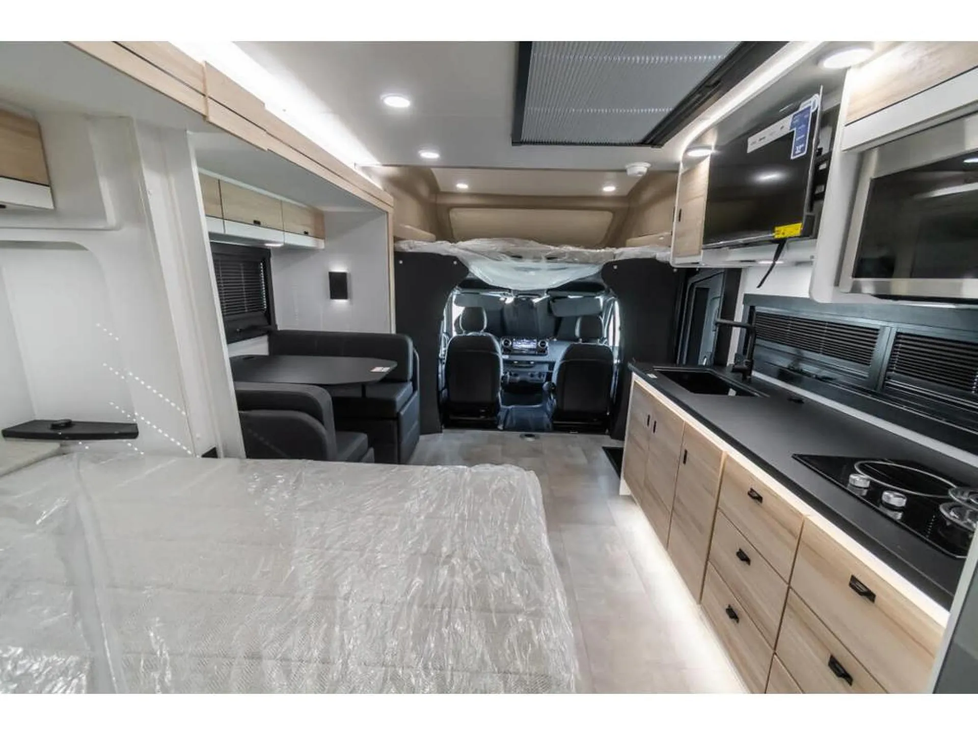 2026 Entegra Coach Qwest 25R - Photo 3
