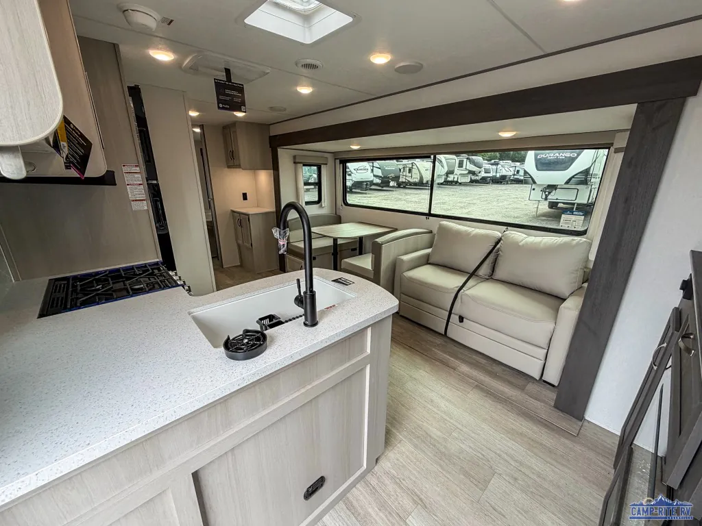 2027 Coachmen Catalina Legacy Edition 333DBDSCK, Photos photo 8