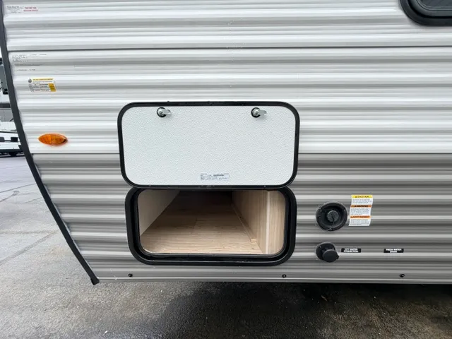 2027 Coachmen Clipper 17FQ - Photo 4