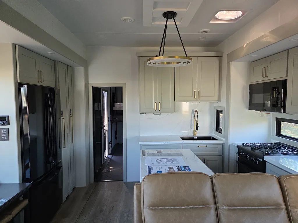 2026 Brinkley Model G 3970, Photos photo 5