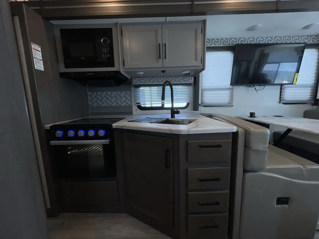 2024 Thor Motor Coach Freedom Traveler A32, Photos photo 12