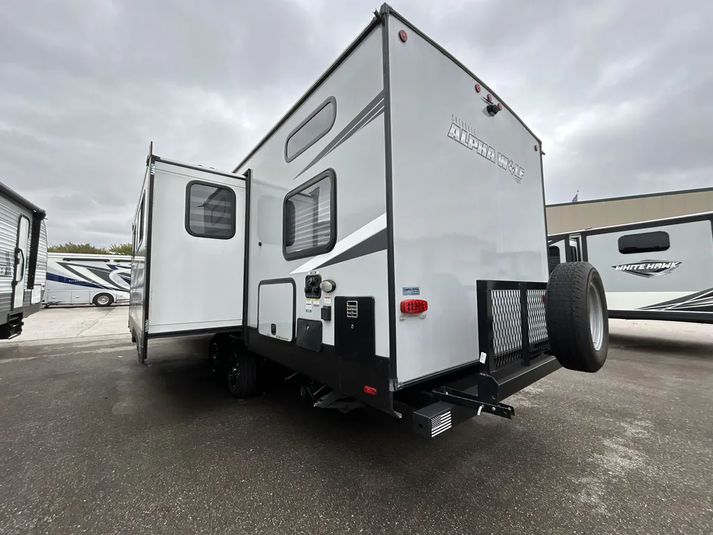 2022 Forest River Cherokee Alpha Wolf 26DBH-L, Photos photo 9
