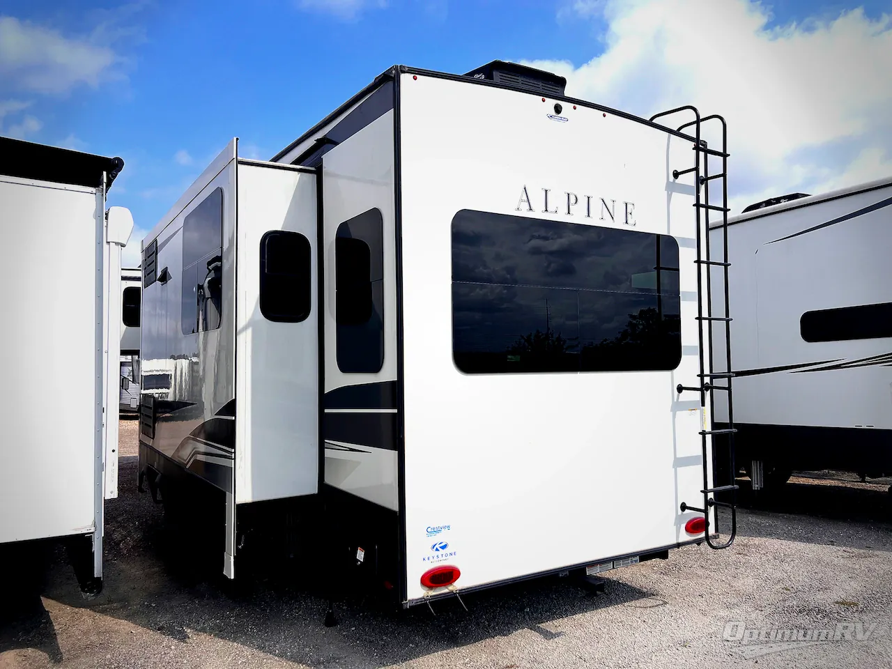 2023 Keystone Alpine 3102RL dealer photo 3 from Optimum RV