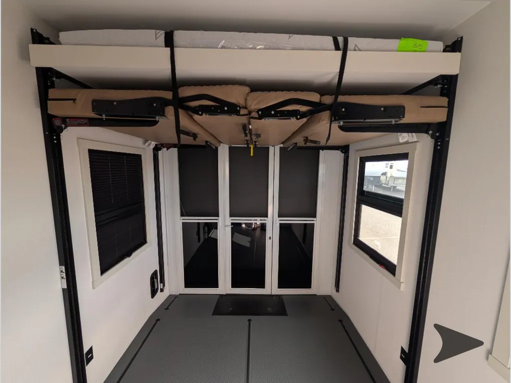 2027 Brinkley Model G 3970, Photos photo 31
