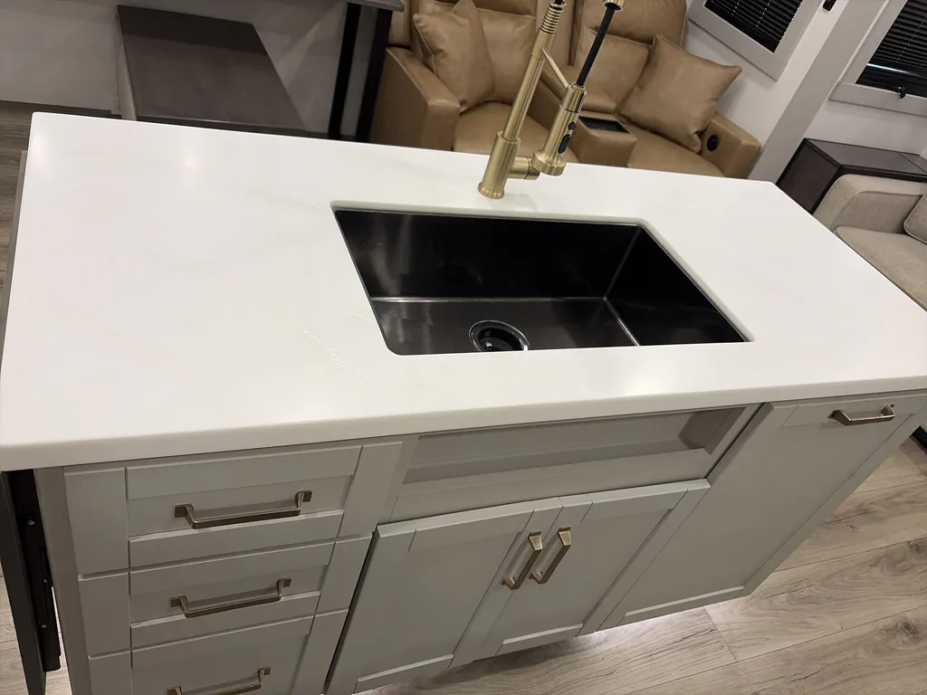 2025 Brinkley Model Z 3610, Photos photo 13