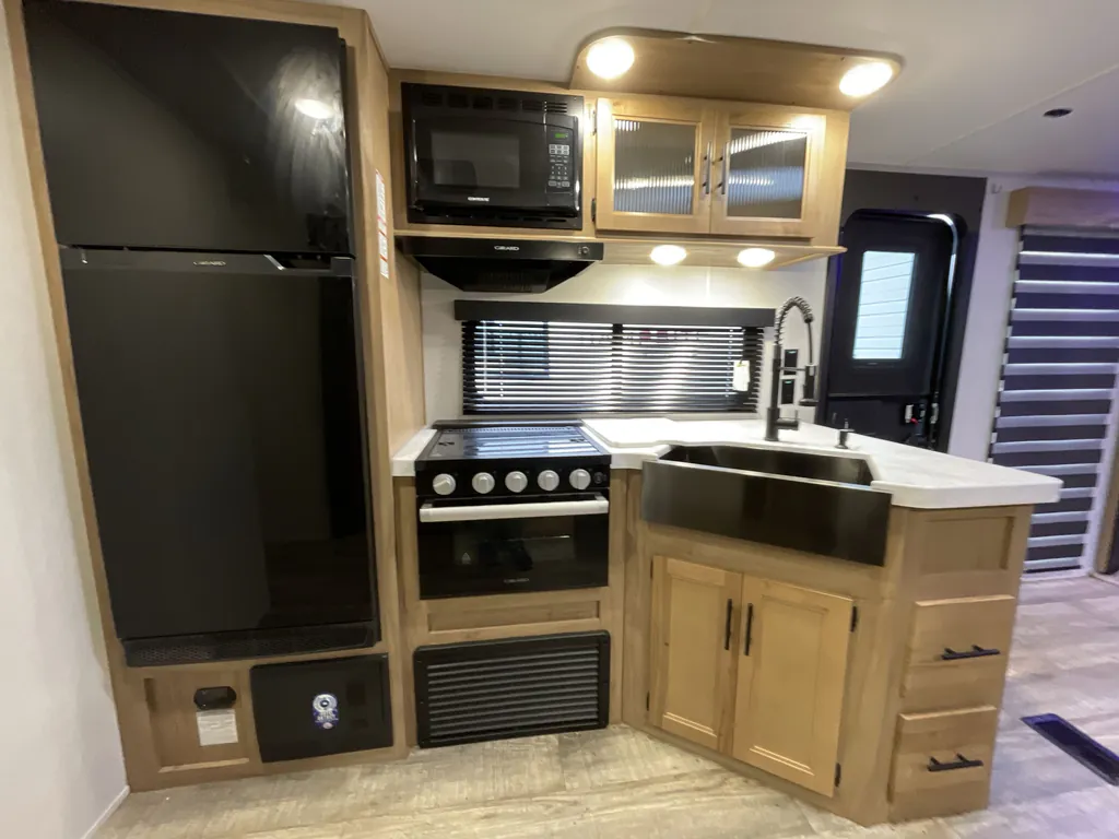 2023 Forest River Cherokee 306MM, Photos photo 10