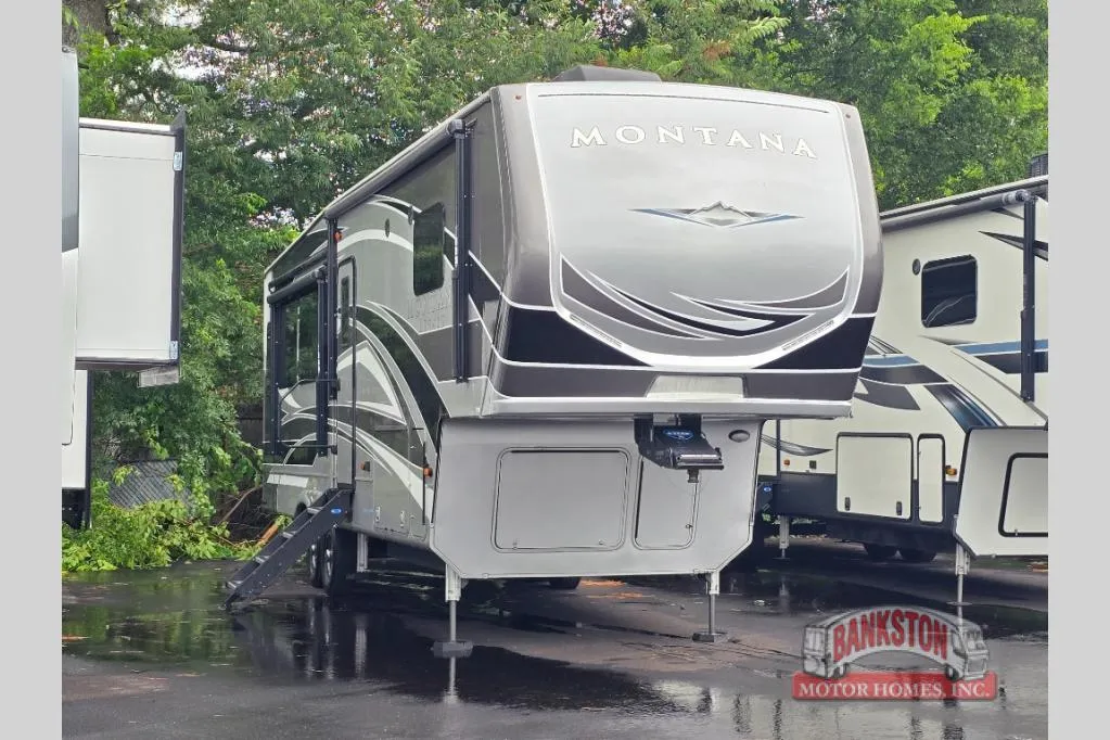 2021 Keystone Montana 3121RL - Photo 2