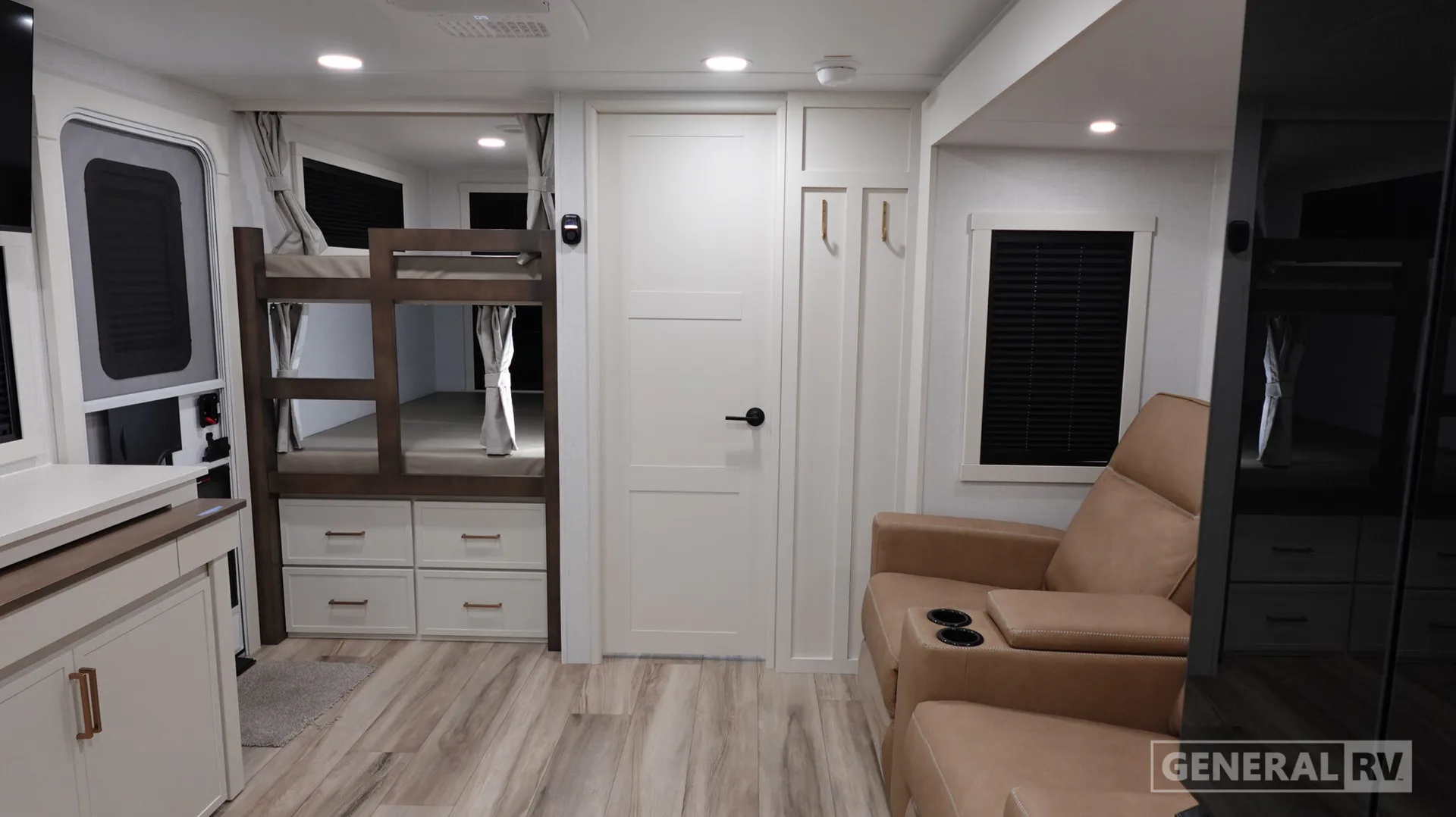 2026 Brinkley Model Ix 24X - Photo 3