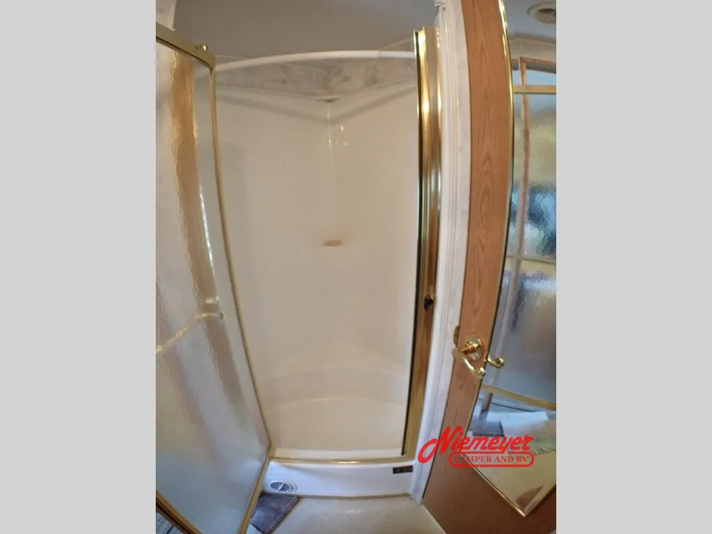 2002 Newmar KOUNTRY STAR 34DSSK - Photo 3