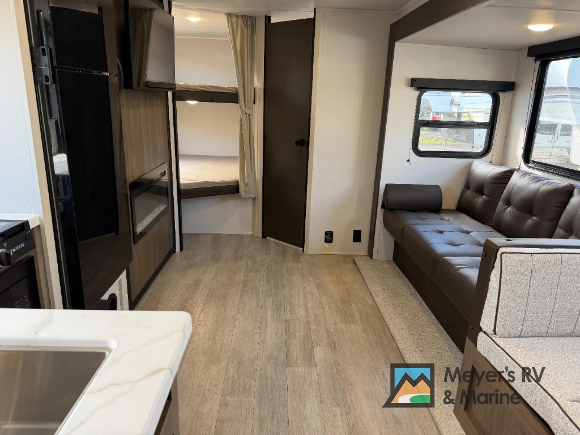 2027 Forest River Avenger 26DBS — Photo 5