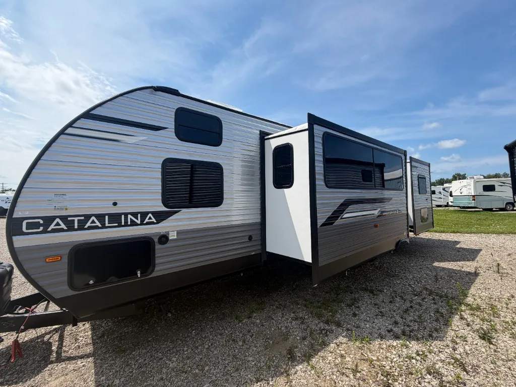 2027 Coachmen Catalina Legacy Edition 333DBDSCK, Photos photo 5