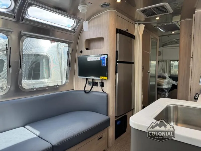 2026 Airstream Globetrotter 27FB - Photo 3