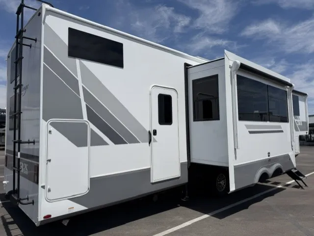 2027 Highland Ridge 3X 390TBS, Photos photo 8