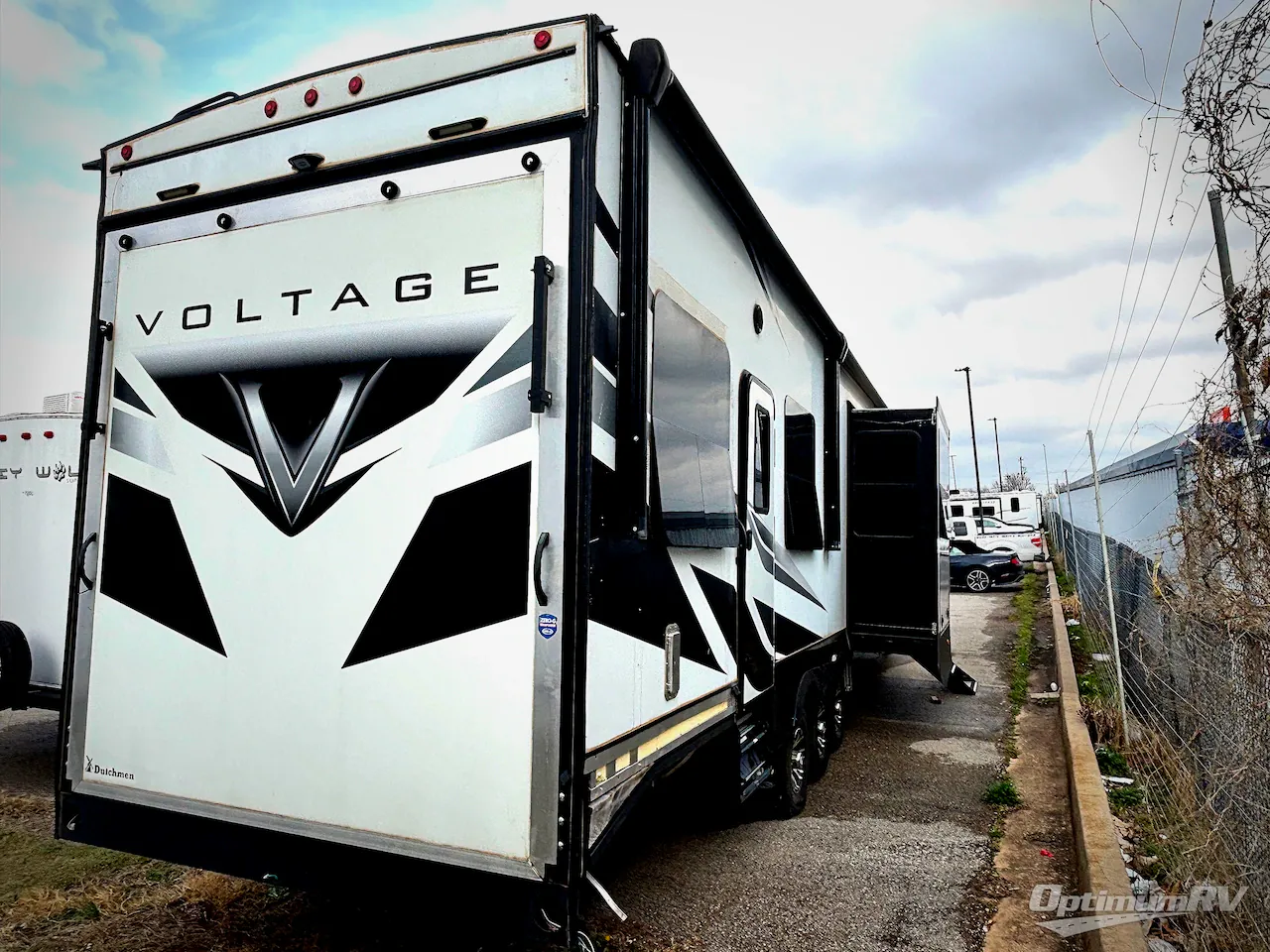 2022 Dutchmen Voltage 4135 dealer photo 2 from Optimum RV