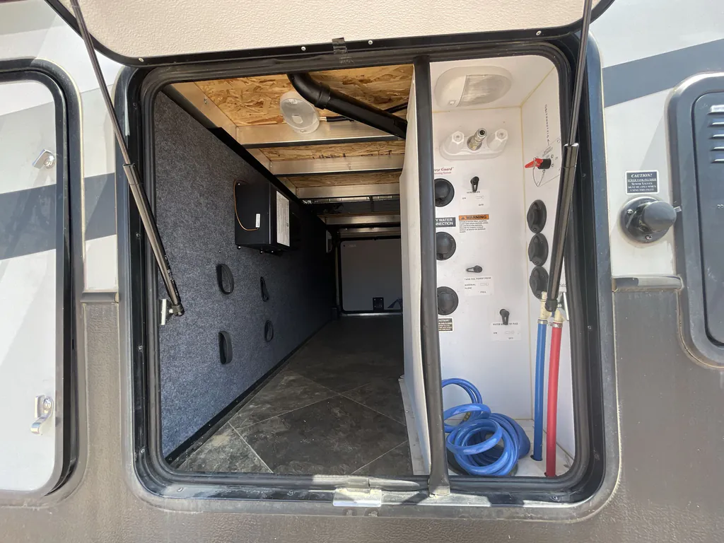 2014 Keystone Raptor 415, Photos photo 36