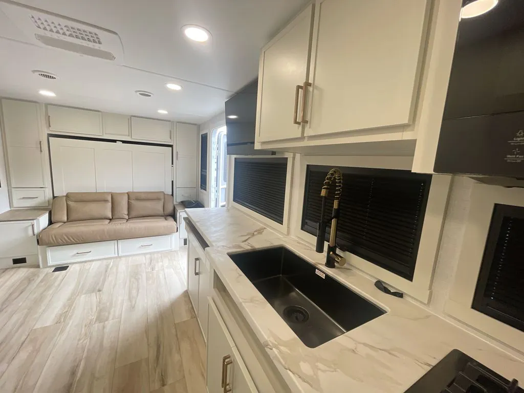 2026 Brinkley Model Ix 20X, Photos photo 13