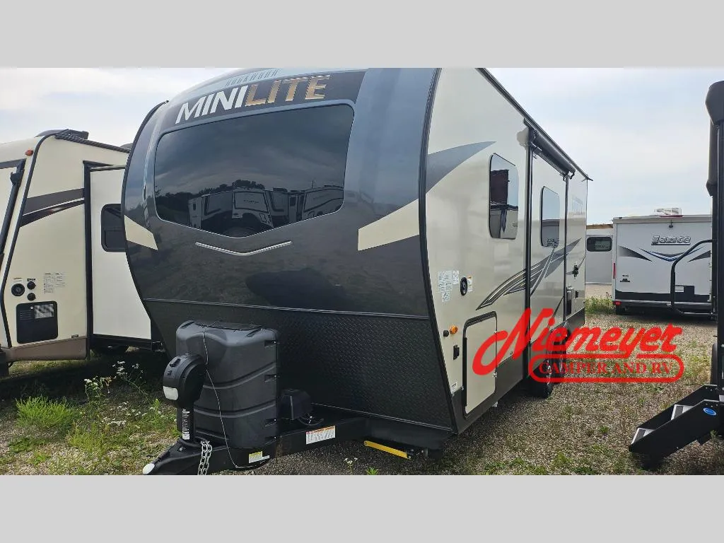 2022 Forest River Rockwood Mini Lite 2205S - Photo 2