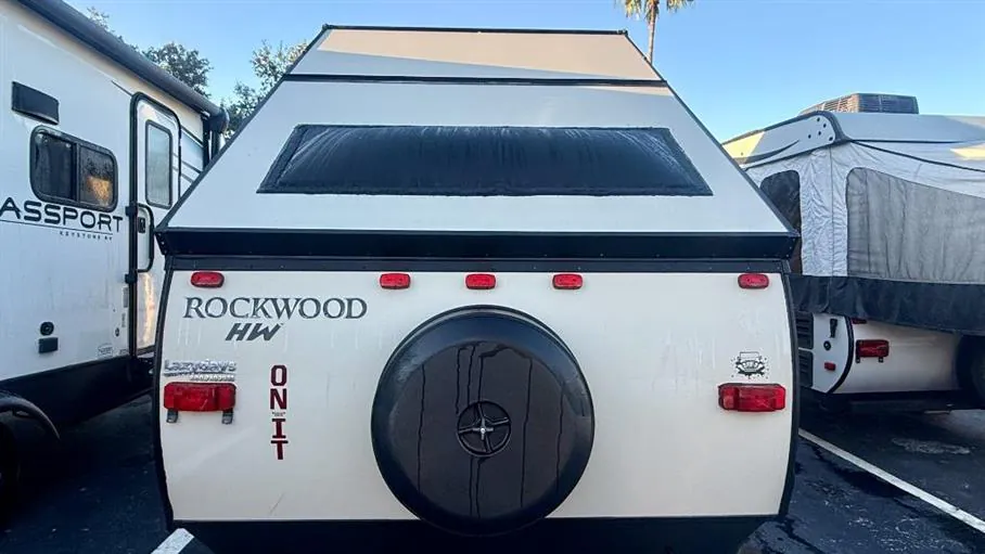2018 Forest River Rockwood Hard Side A214HW — Photo 5