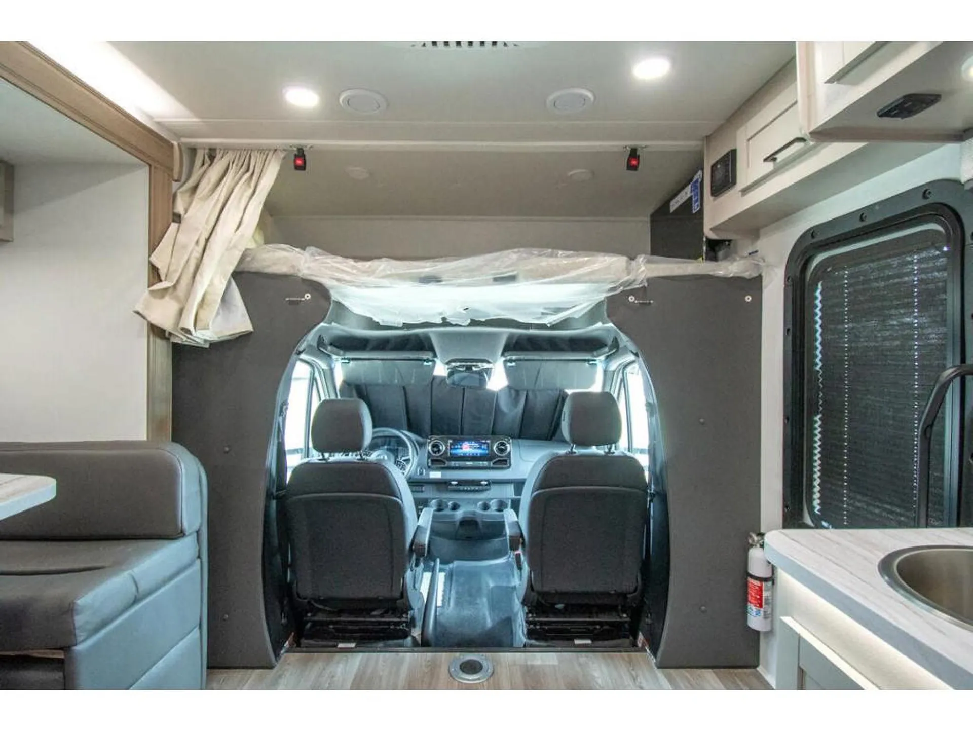 2026 Entegra Coach Qwest SE 24L - Photo 4