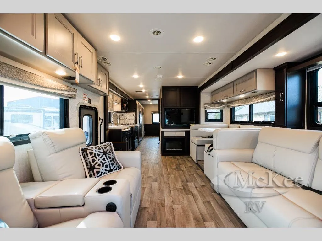 2026 Thor Motor Coach Pasadena 38FX - Photo 3