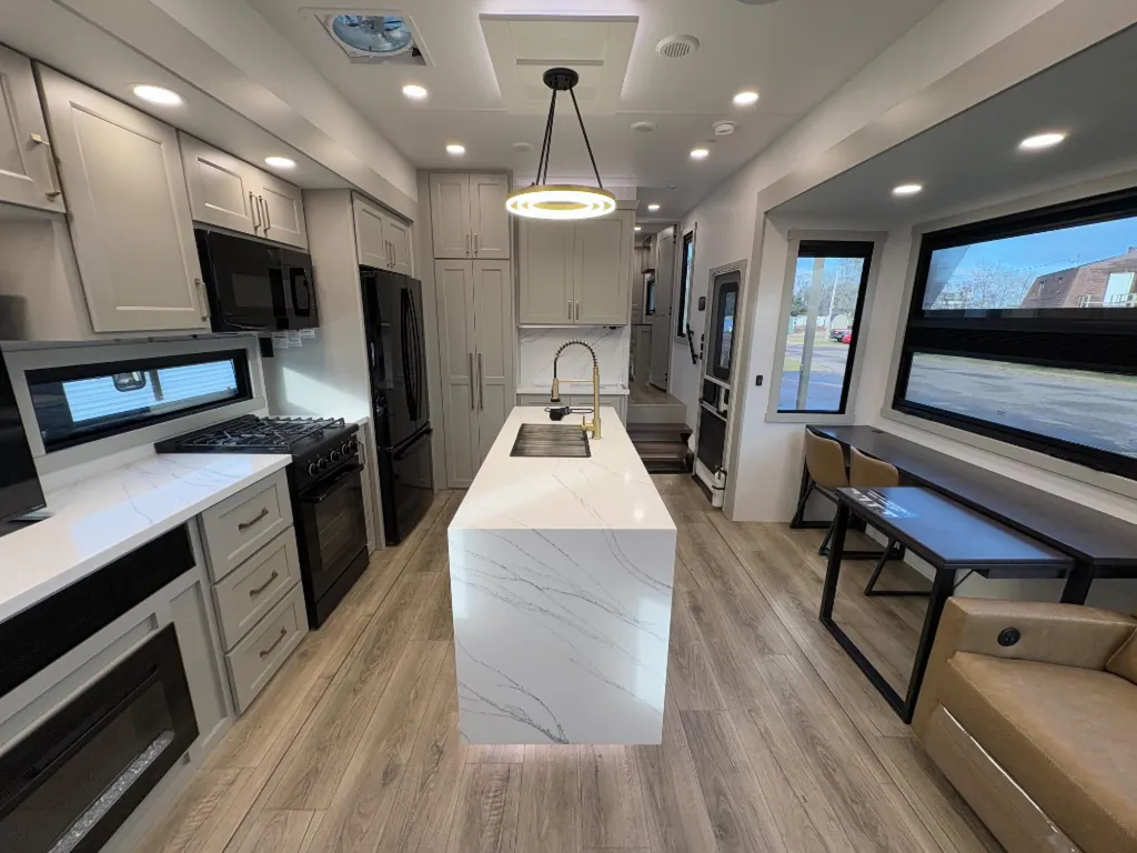 2026 Brinkley Model G 4100, Photos photo 10