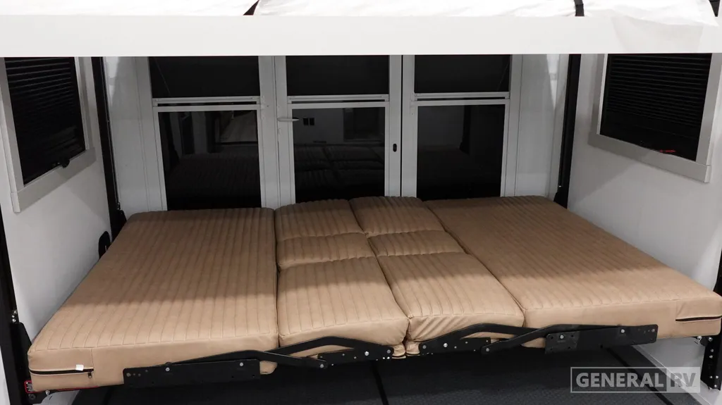 2026 Brinkley Model G 4000, Photos photo 35