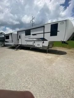 2027 Forest River Salem Hemisphere 373MBRL