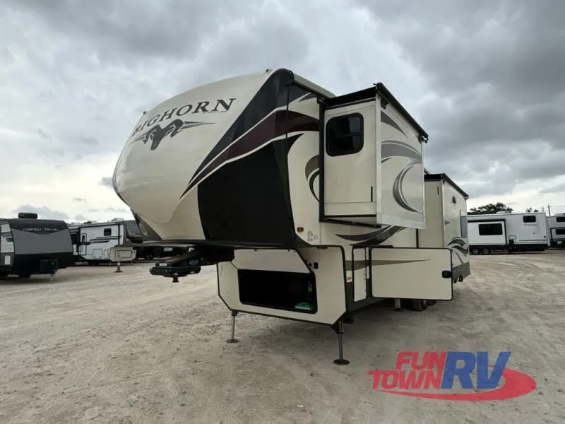 2018 Heartland Bighorn 3010RE - Photo 3