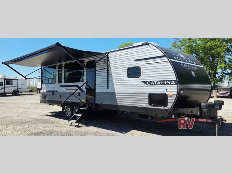 2026 Coachmen RV Catalina Legacy Edition 283RNR - Photo 2