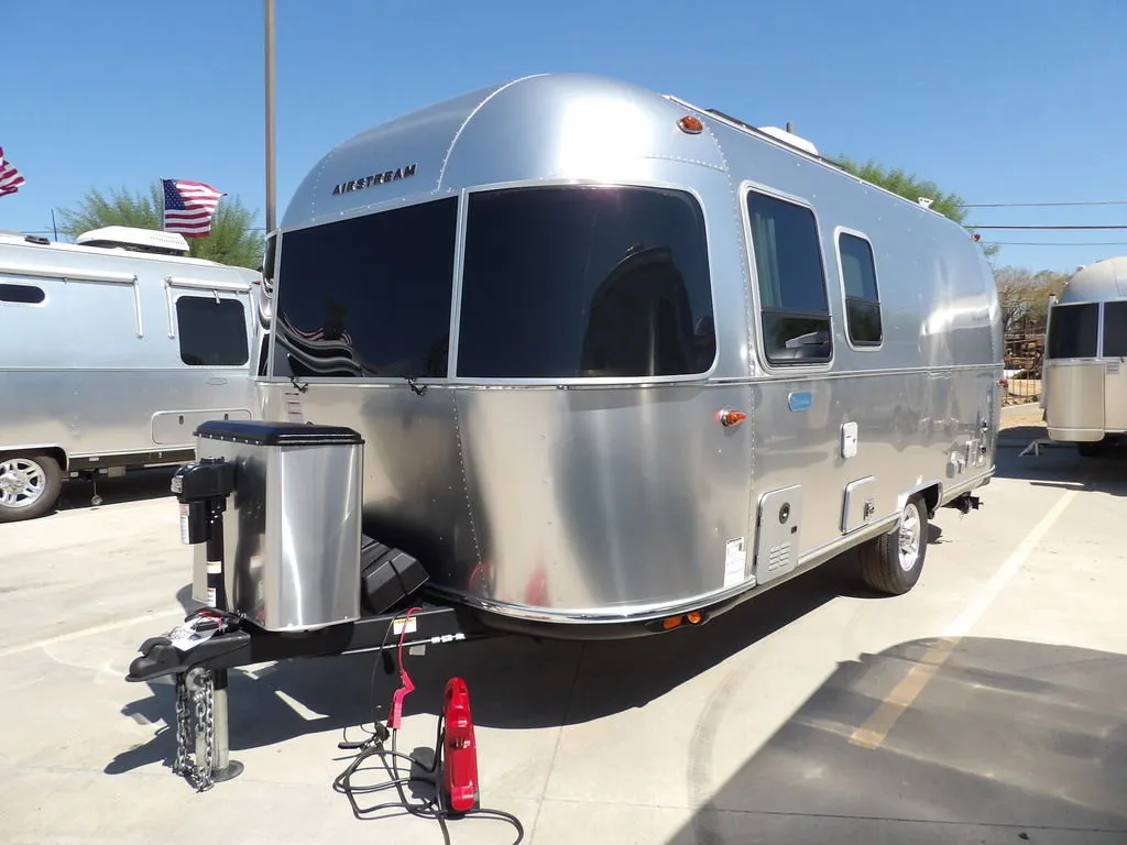 2025 Airstream Bambi 22FB - Photo 3